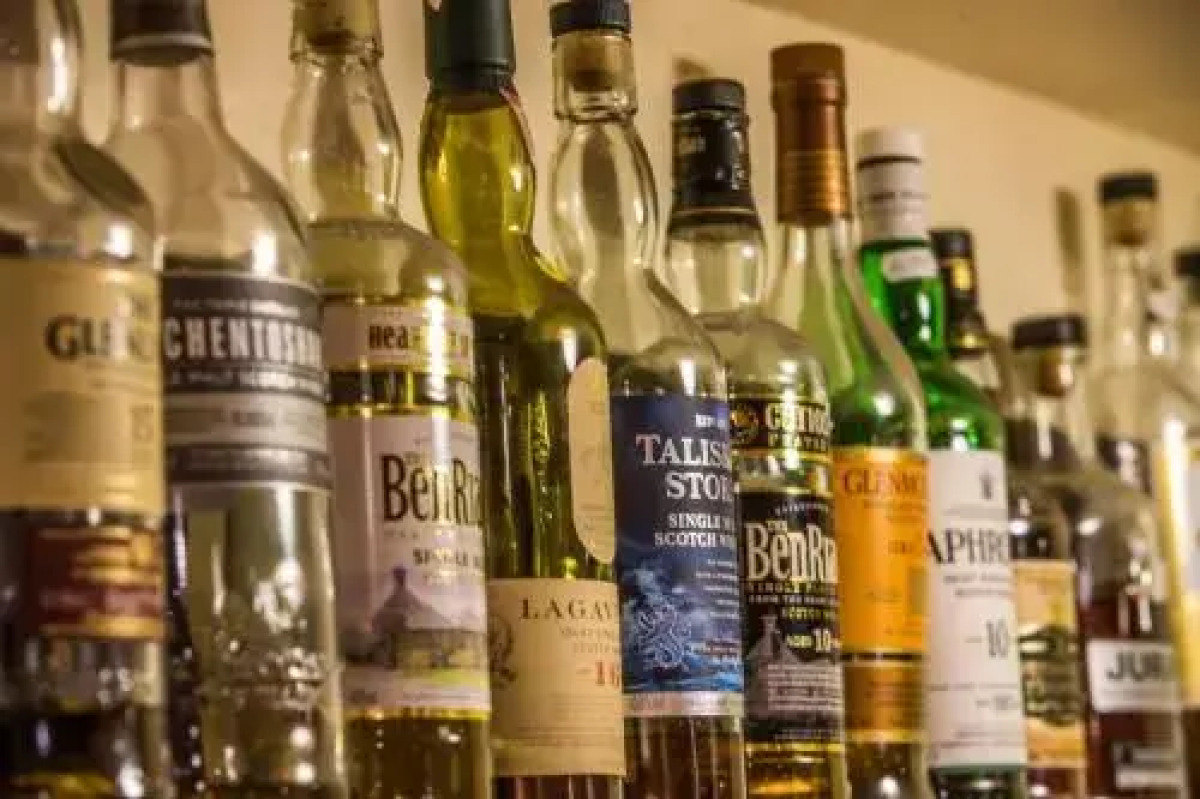 The Old Fourpenny Shop Hotel