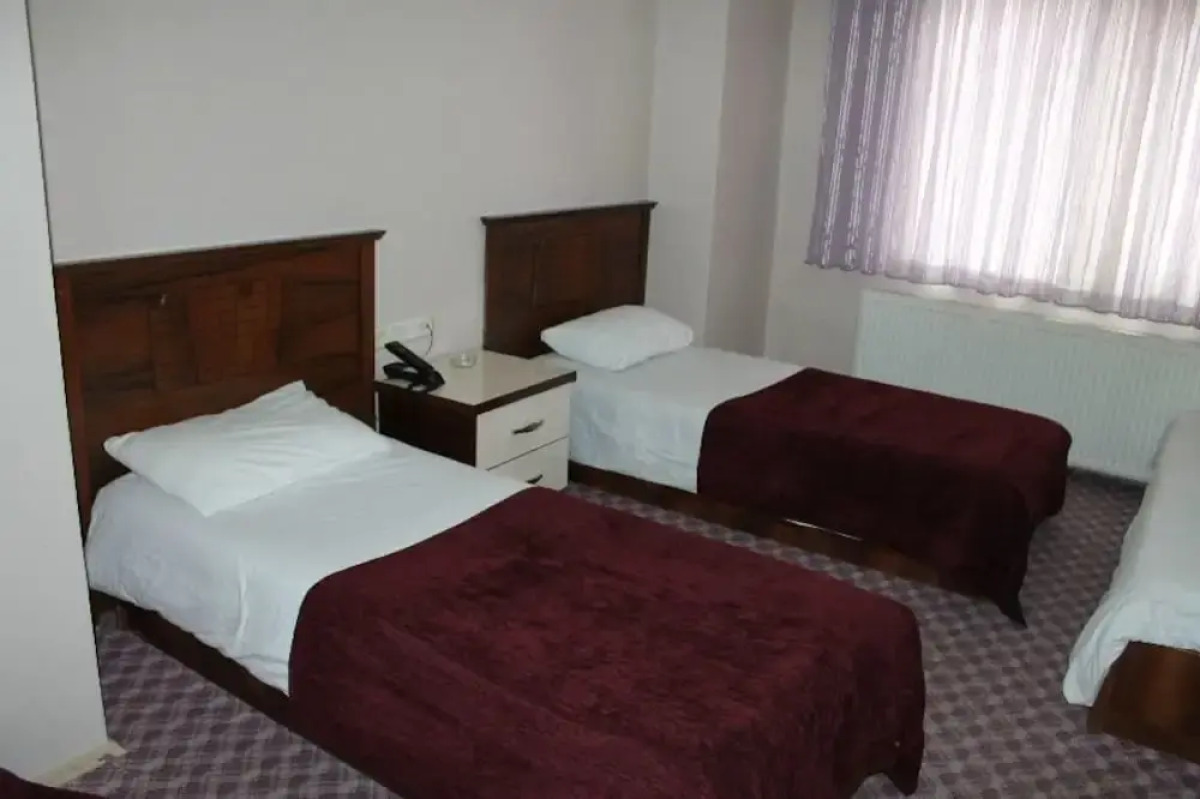 Nahi̇ta Hotel