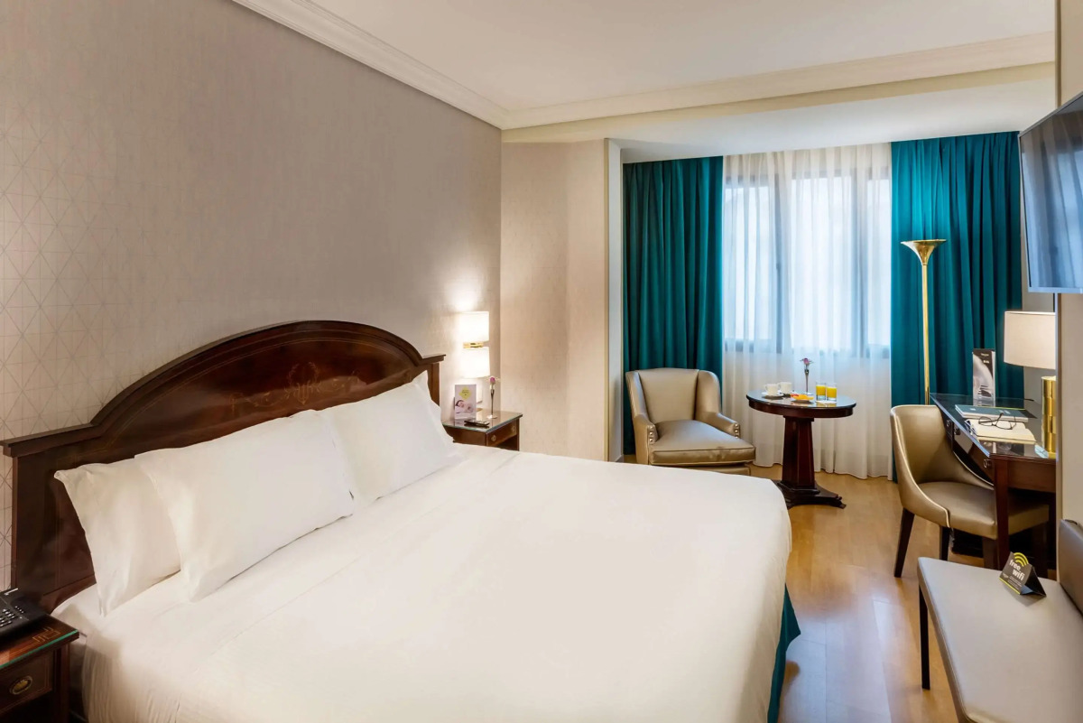 Отель Sercotel Gran Hotel Conde Duque