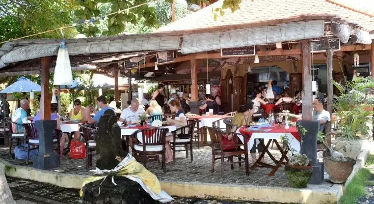 Amed Cafe & Hotel Kebun Wayan