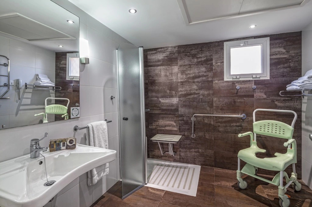 Отель Los Amigos Beach Club