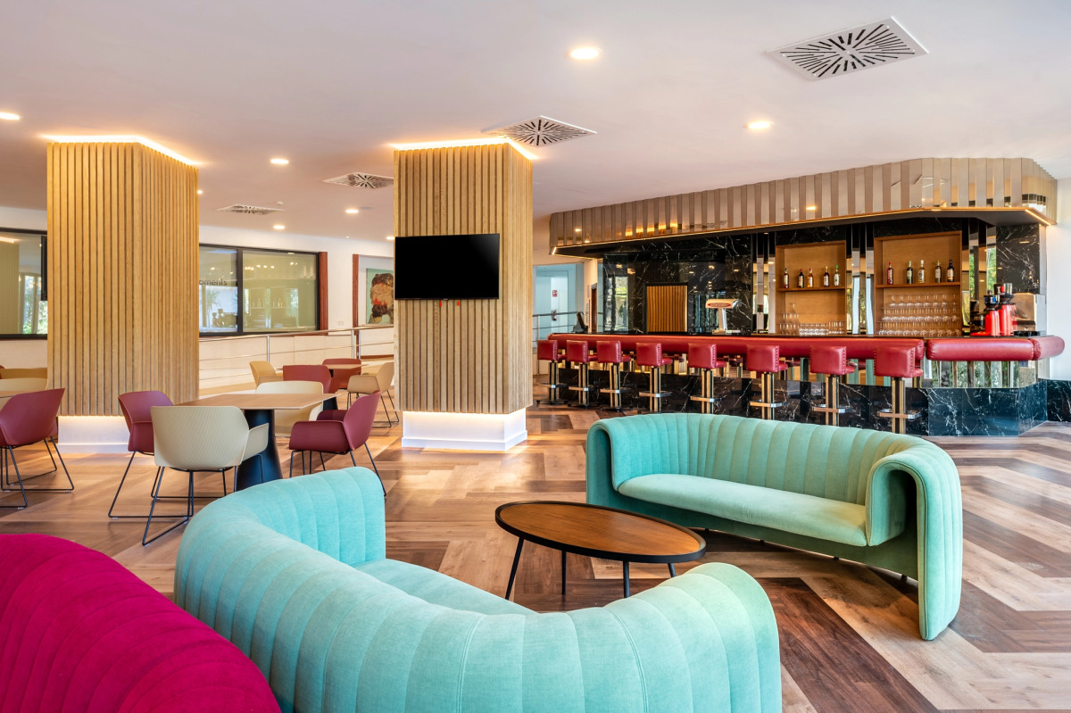 Отель Vibra Beverly Playa