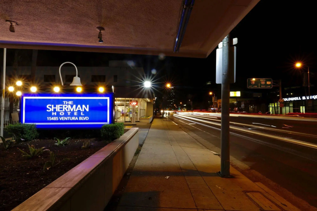 The Sojourn Los Angeles - Sherman Oaks