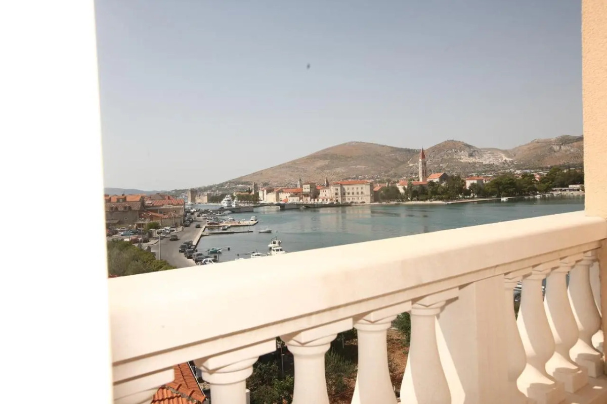 Hotel Trogir Palace