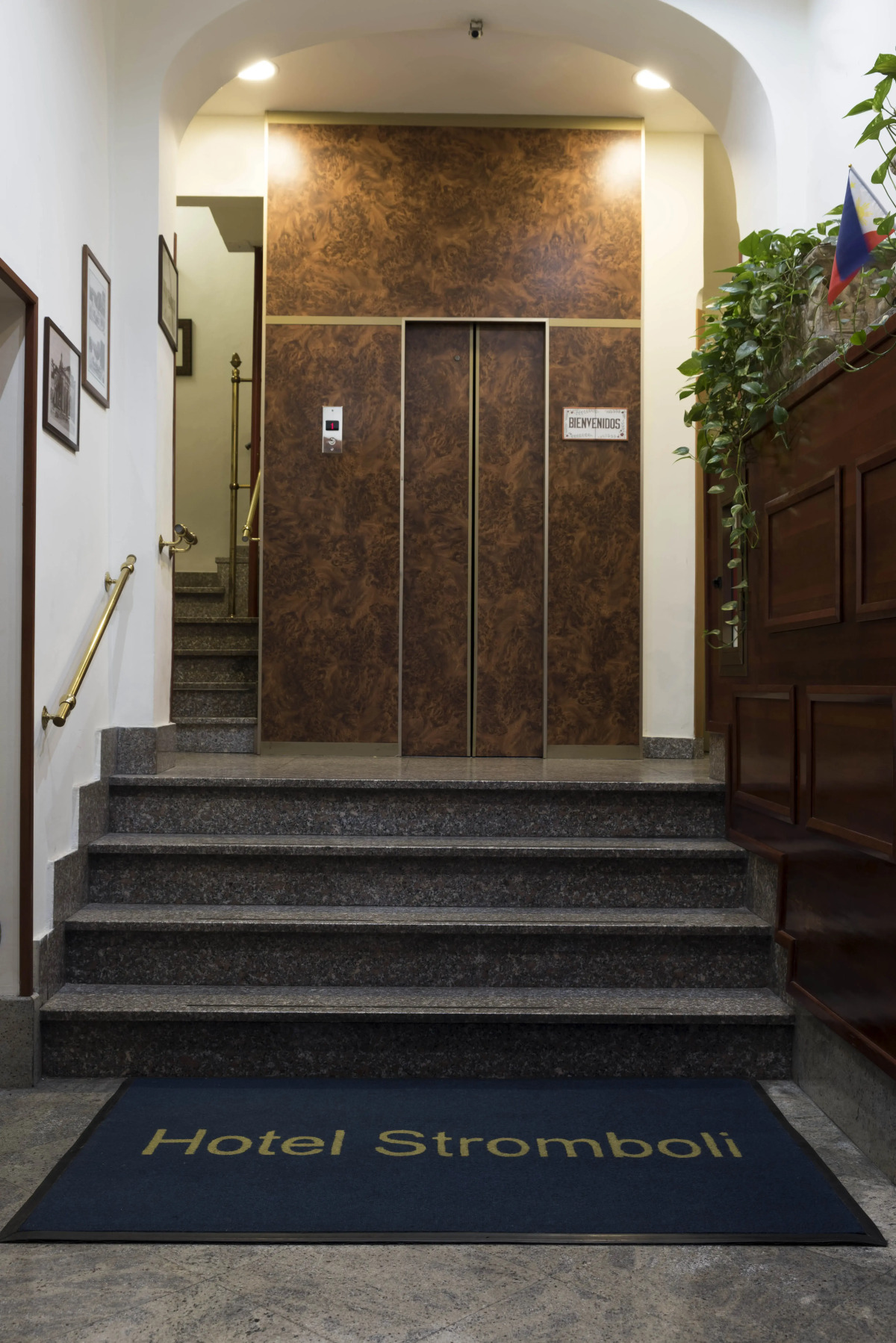 Отель Stromboli