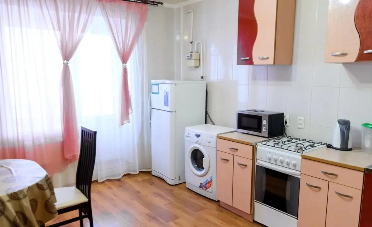 Атлант на Арсенальной