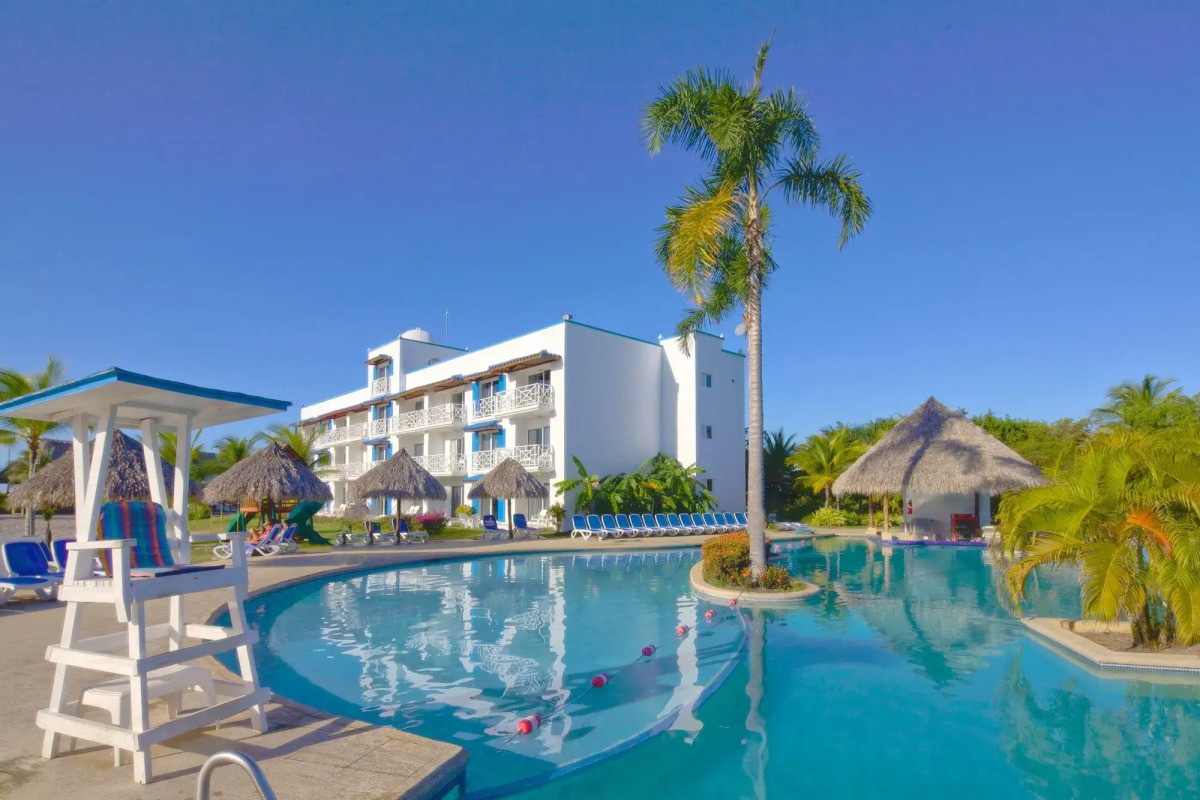 Playa Blanca Beach Resort - All Inclusive