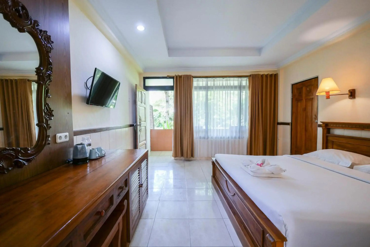 Palm Beach Hotel Bali