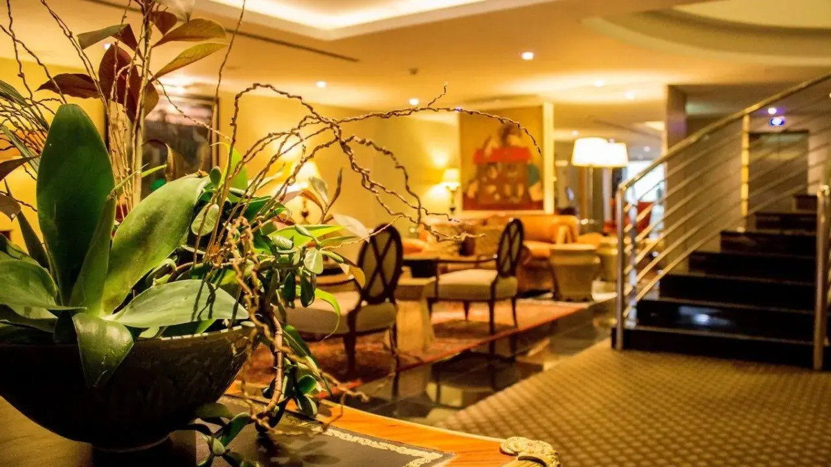 Отель Royal Savoy