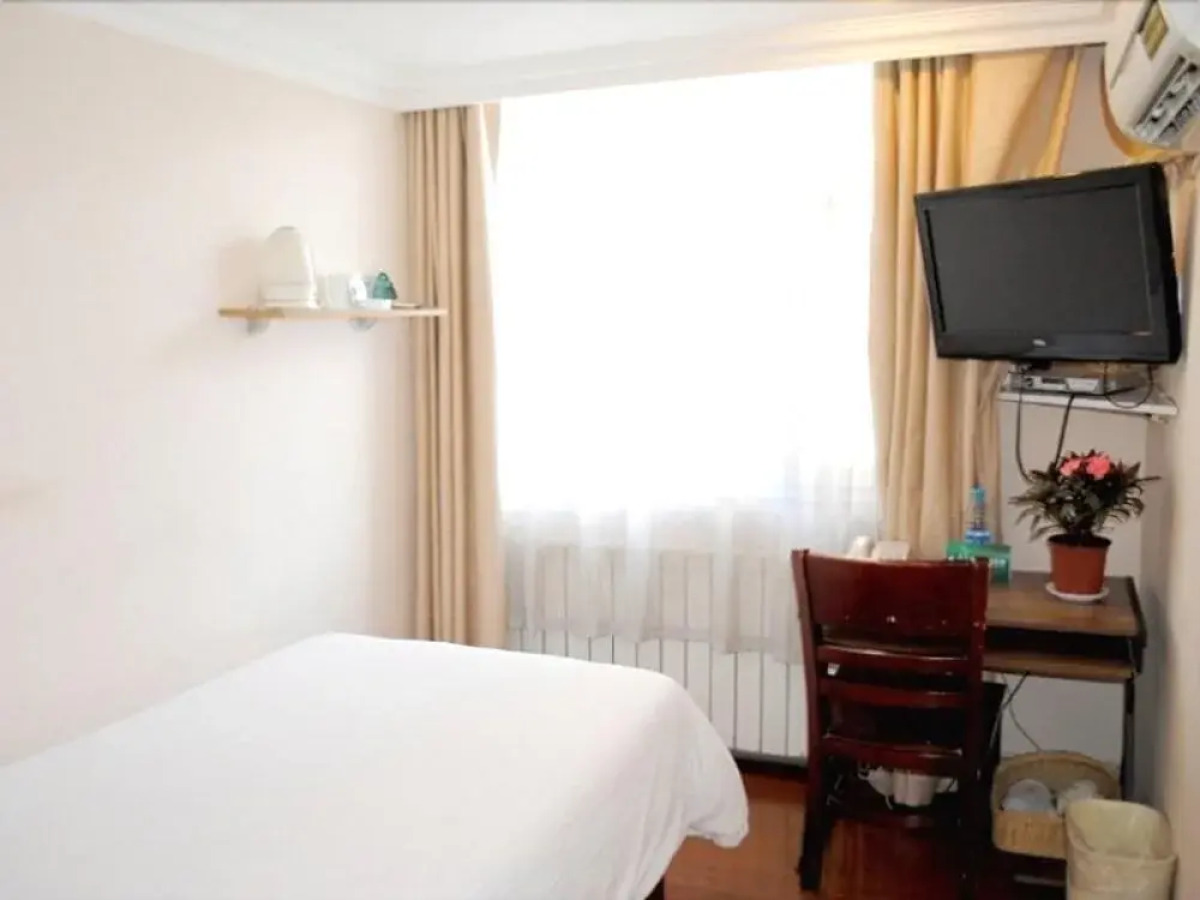 Greentree Inn Wurumuqi South Xinhua Road Hotel