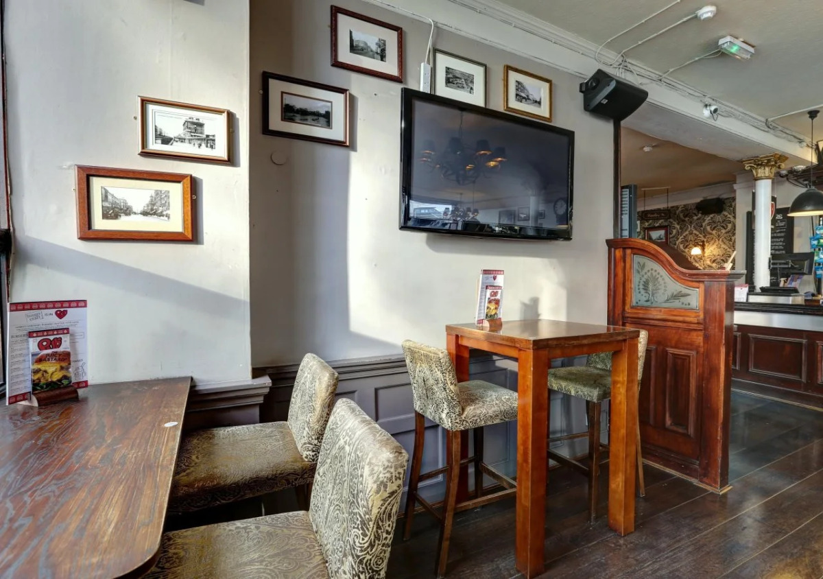 PubLove @ The Green Man - Hostel