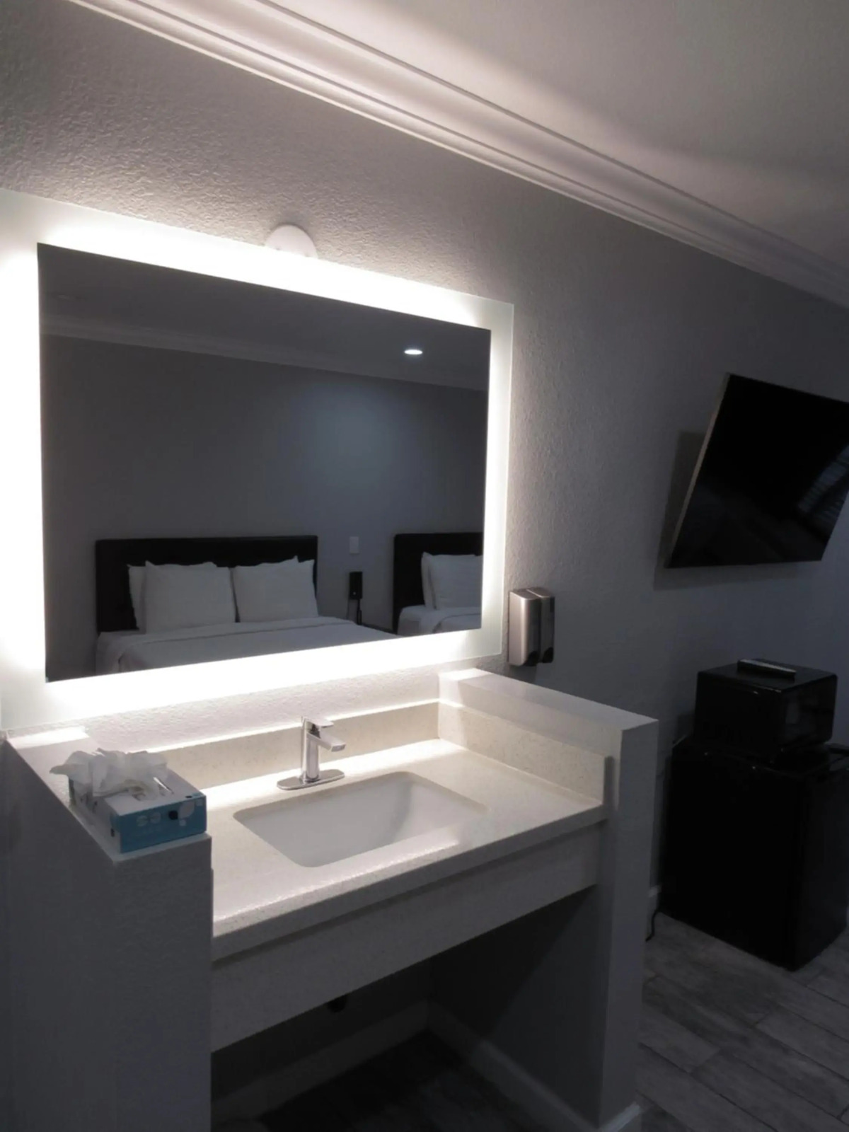 Capri Suites Anaheim