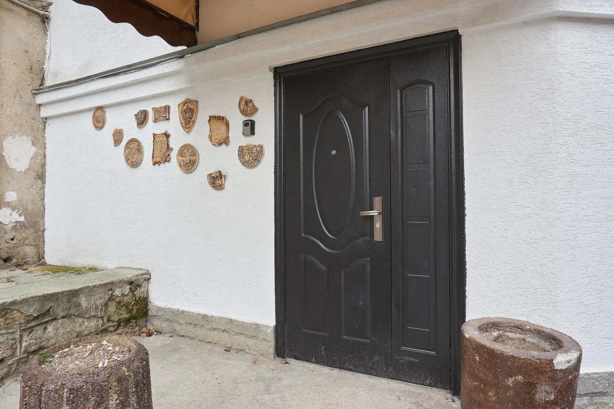 Апартаменты Счастье жить в центре Севастополя на ул. Большая Морская, д.41