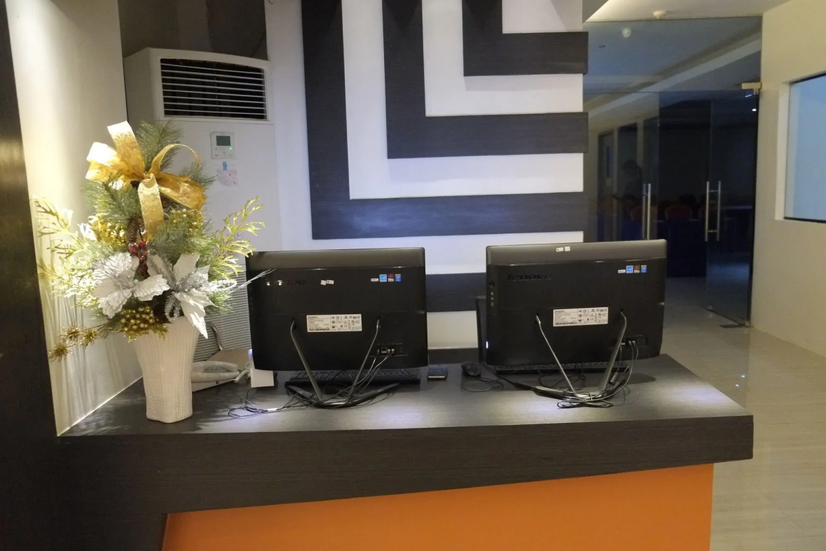 Southpole Central Hotel