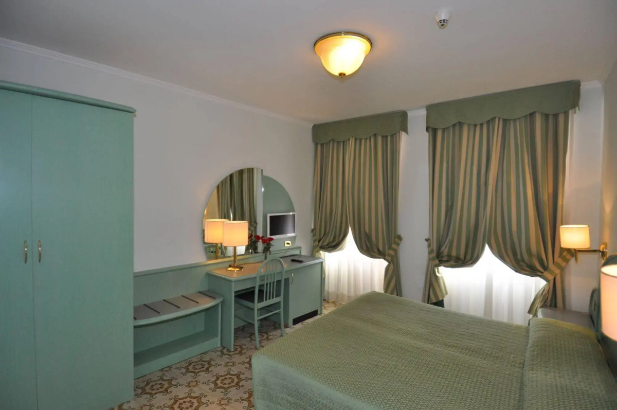 Cavour 30TRE - Hotel Moderno