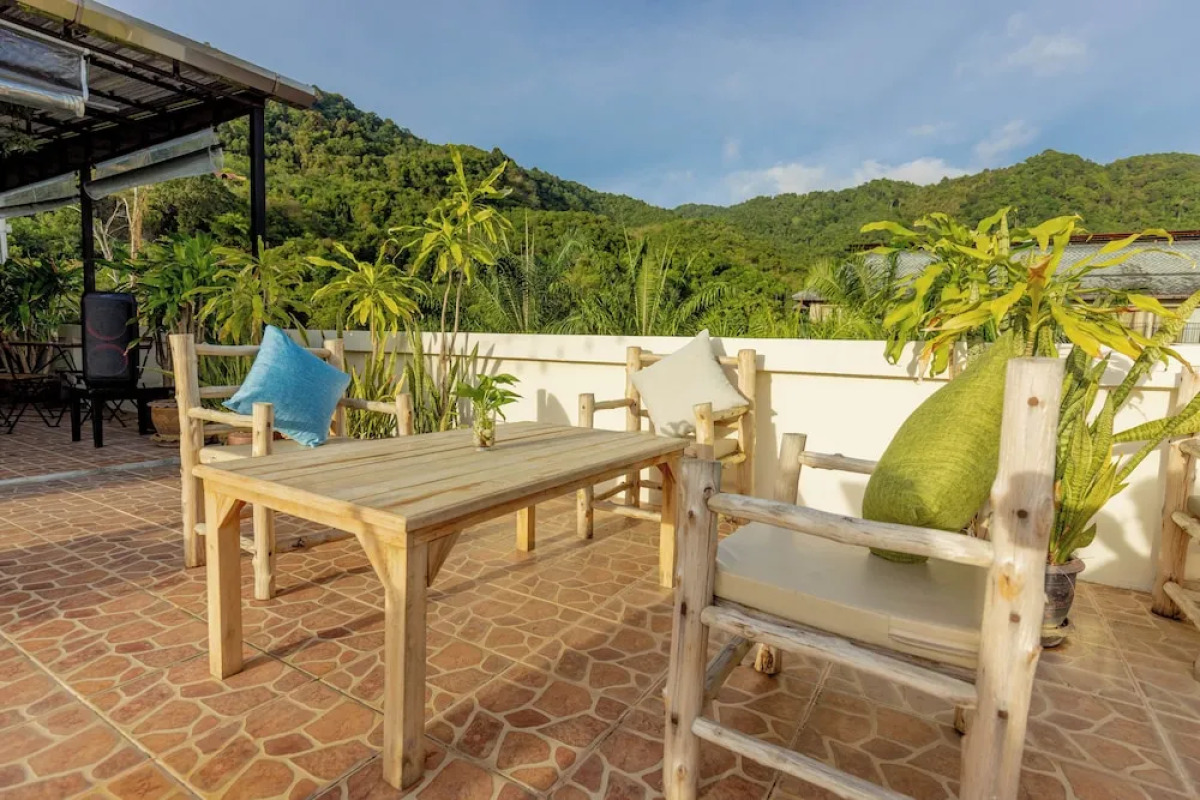 Club 22 Kamala Suites