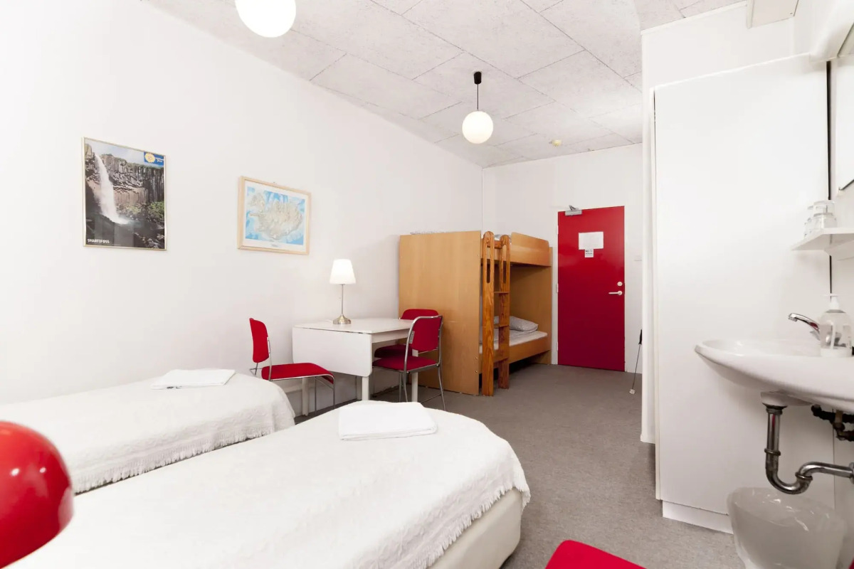 101 Guesthouse Hotel