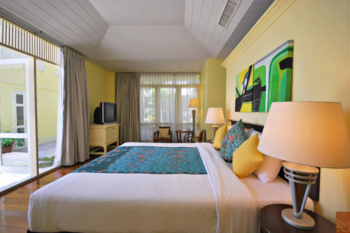 Baan Bayan Beachfront Hotel