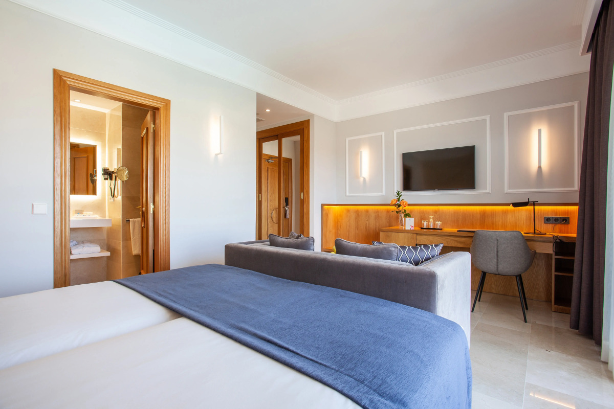 Grupotel Playa de Palma Suites & Spa
