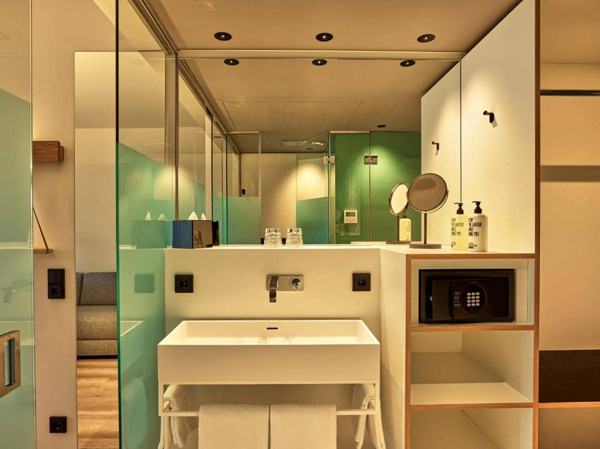 MOXY London Heathrow Airport