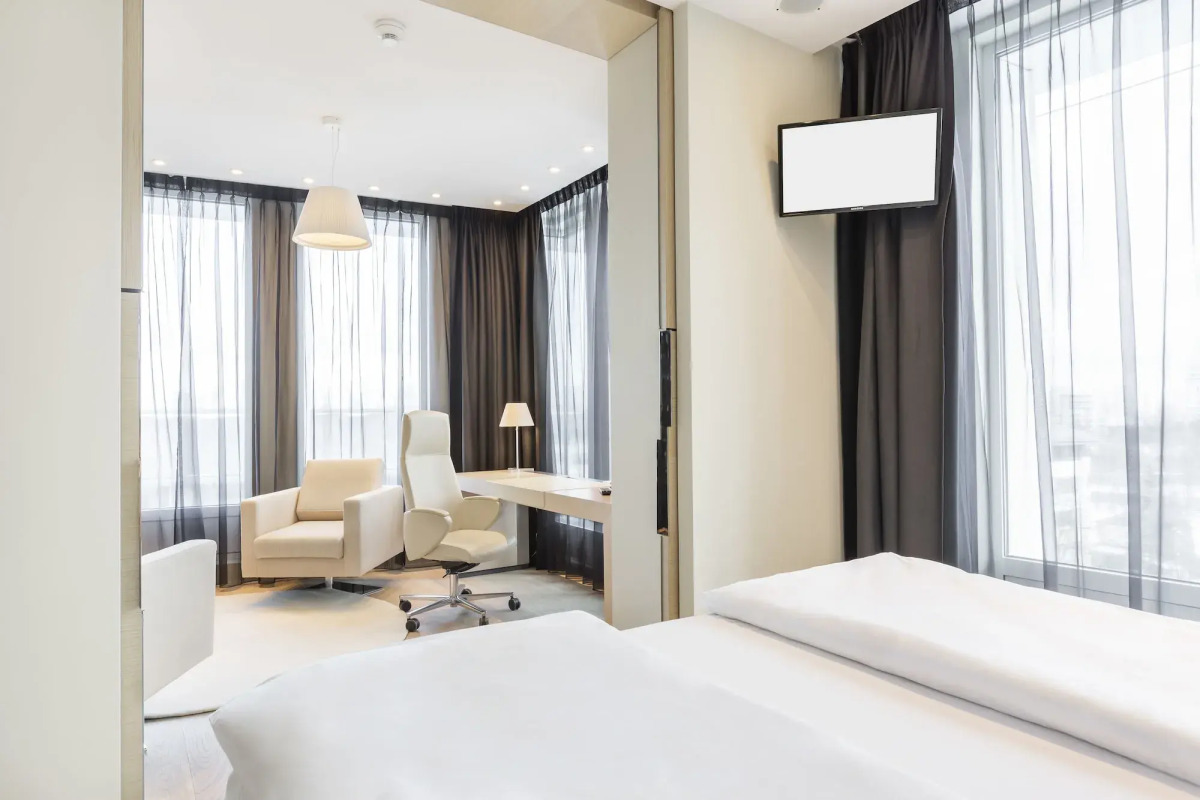 Sound Garden Hotel Airport