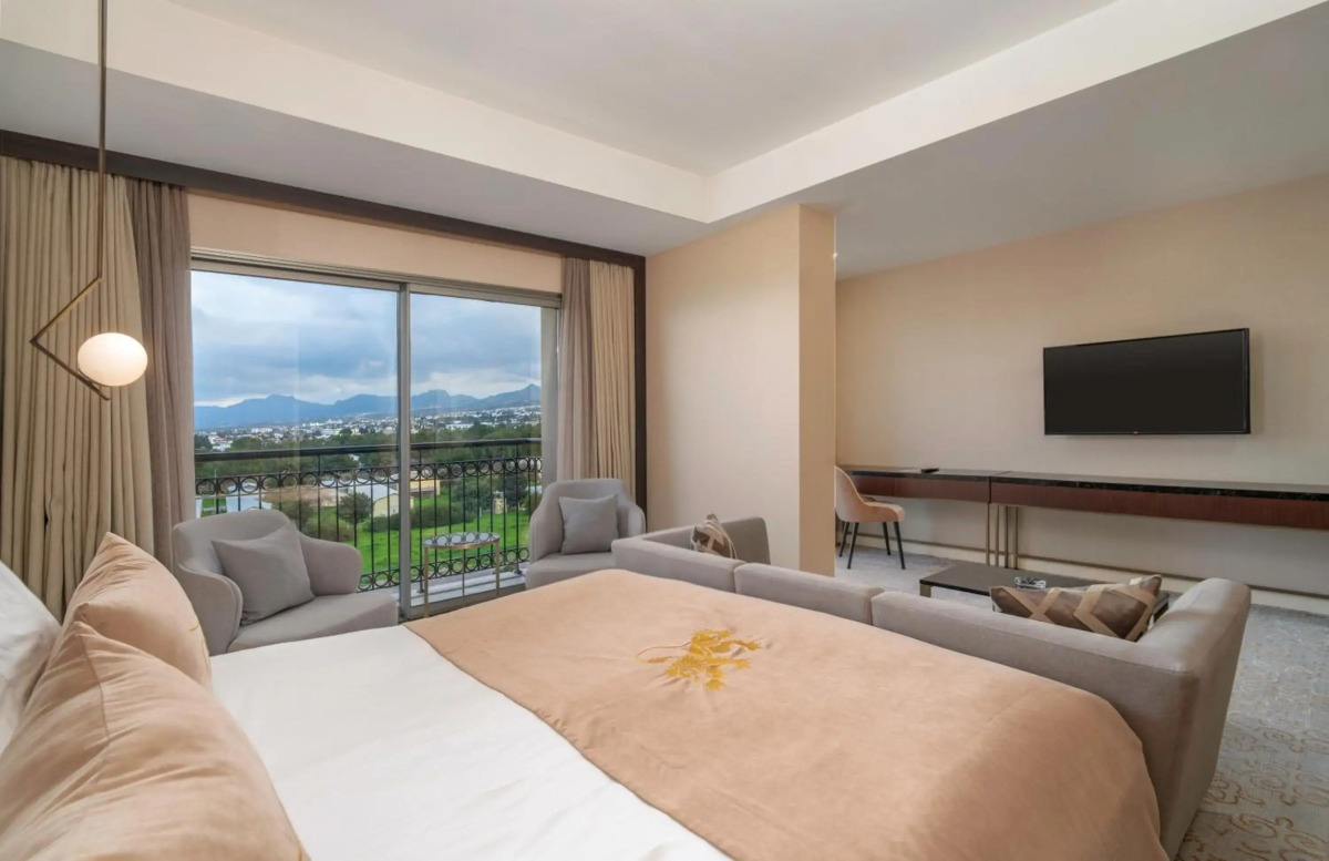 Cratos Premium Hotel & Casino