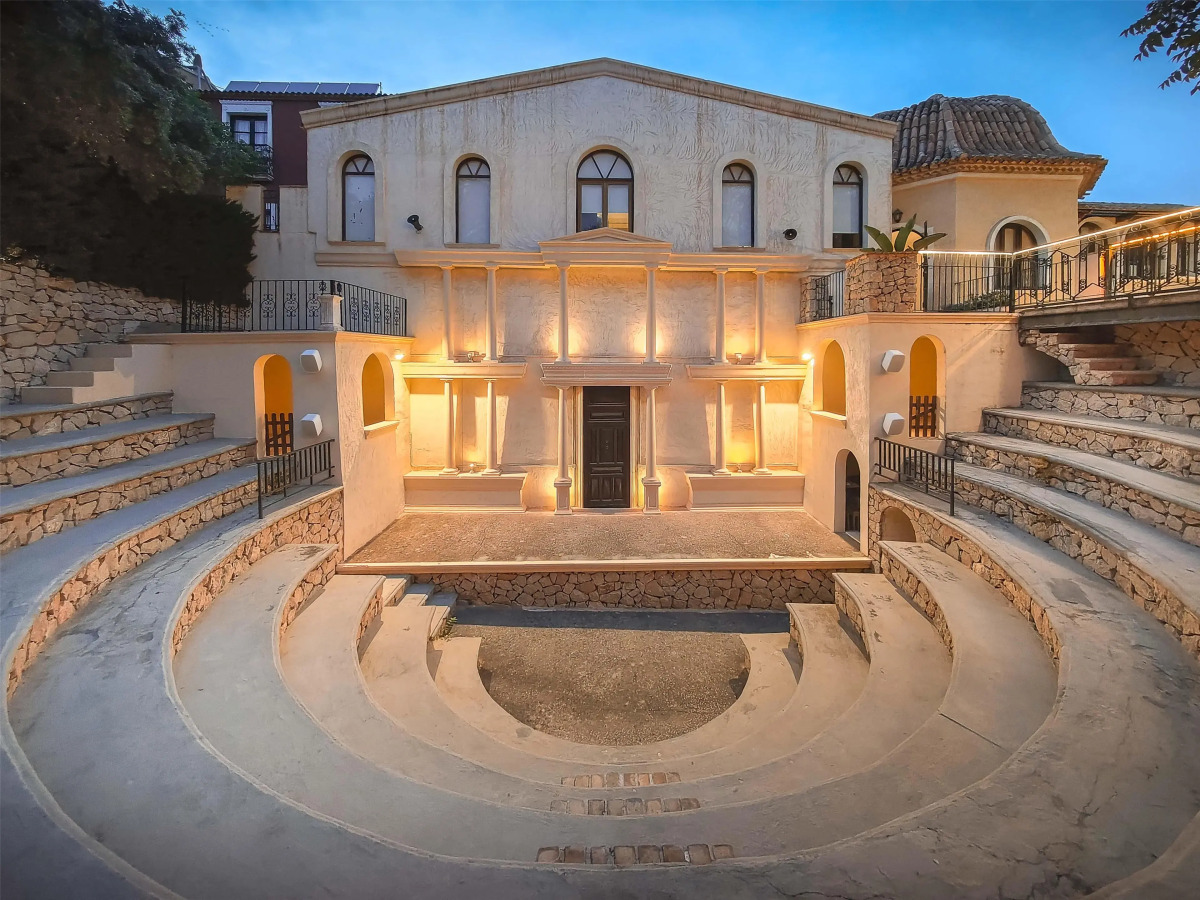 Occidental Pueblo Acantilado