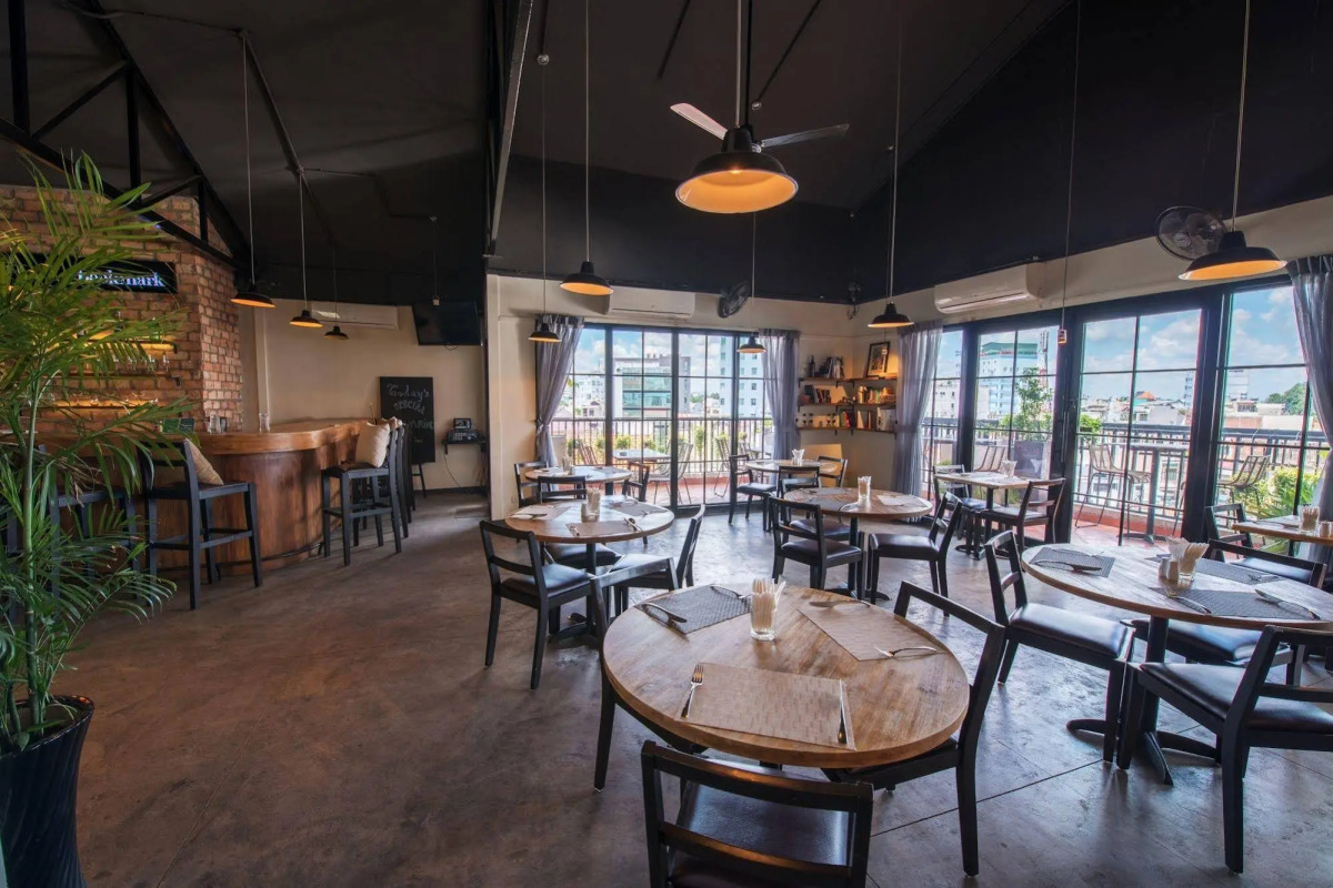 The Alcove Library Hotel