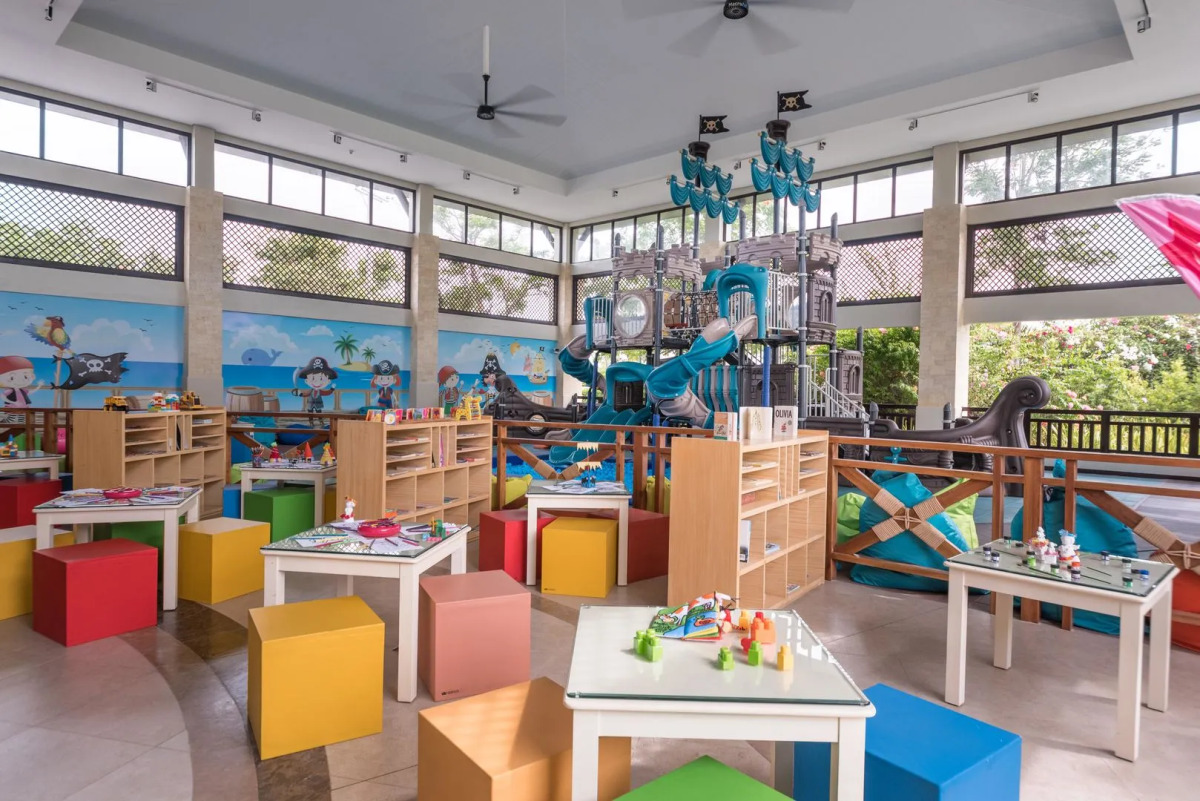 Crimson Resort and Spa Mactan