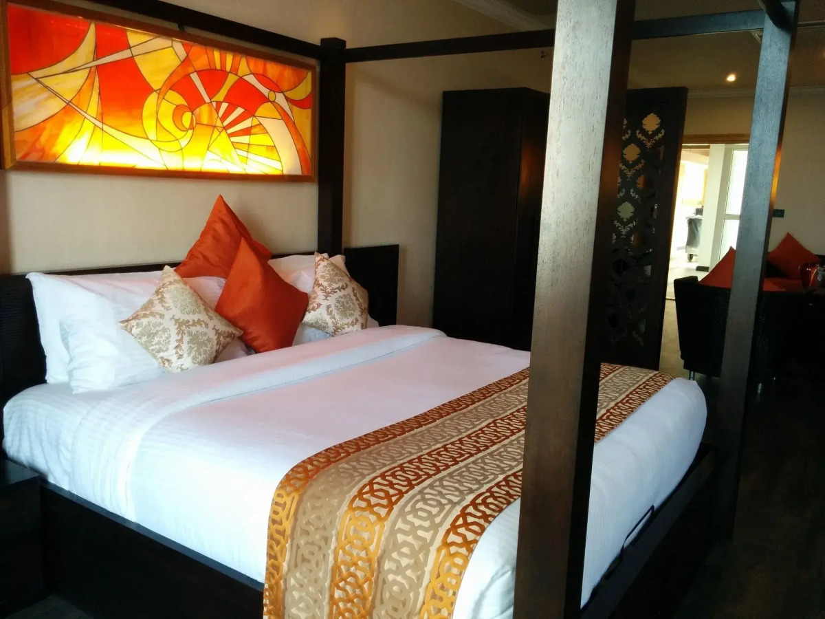 The Panoramic Getaway