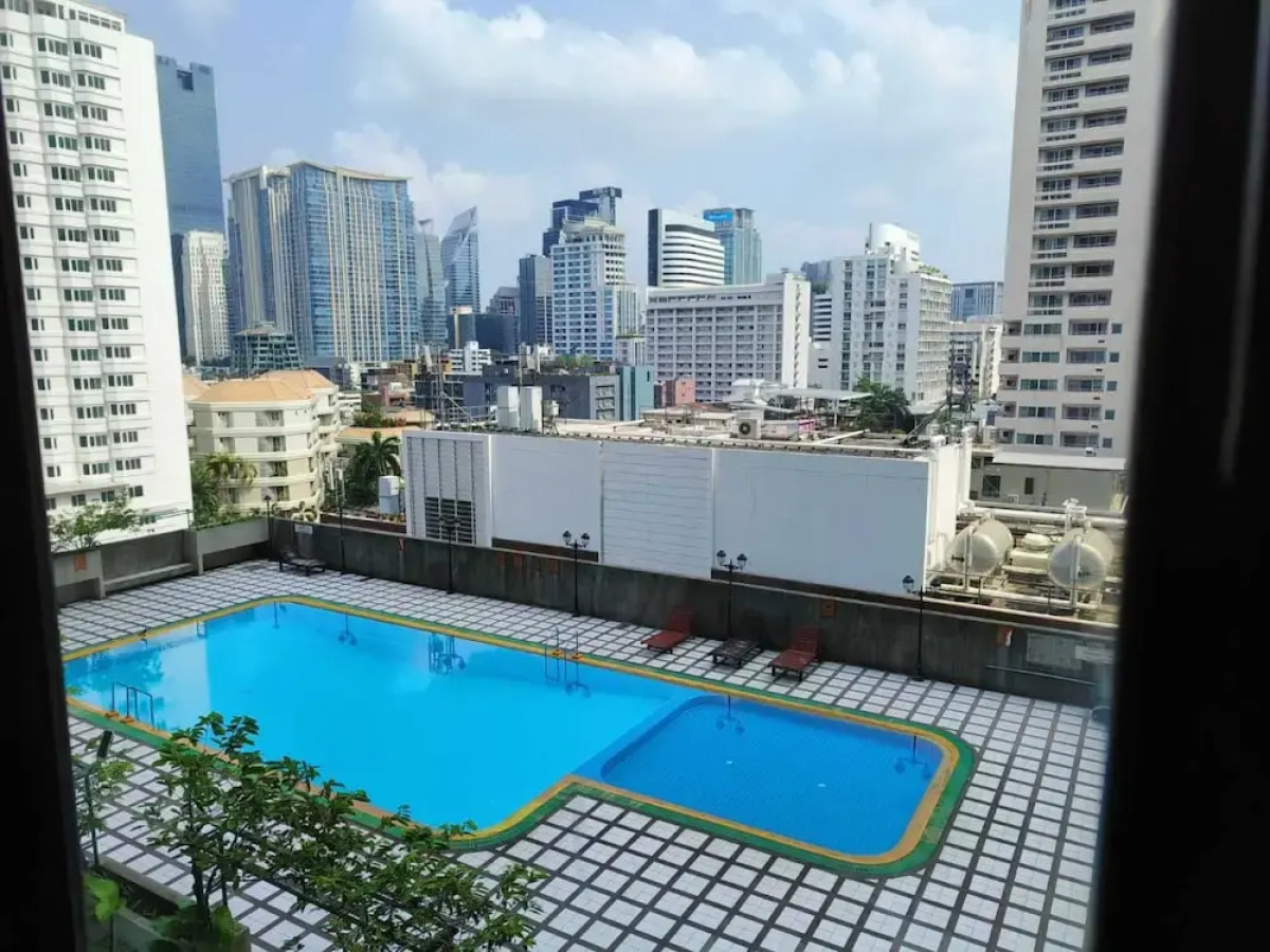 Апартаменты Omni Tower Direct Rooms Sukhumvit Soi 4