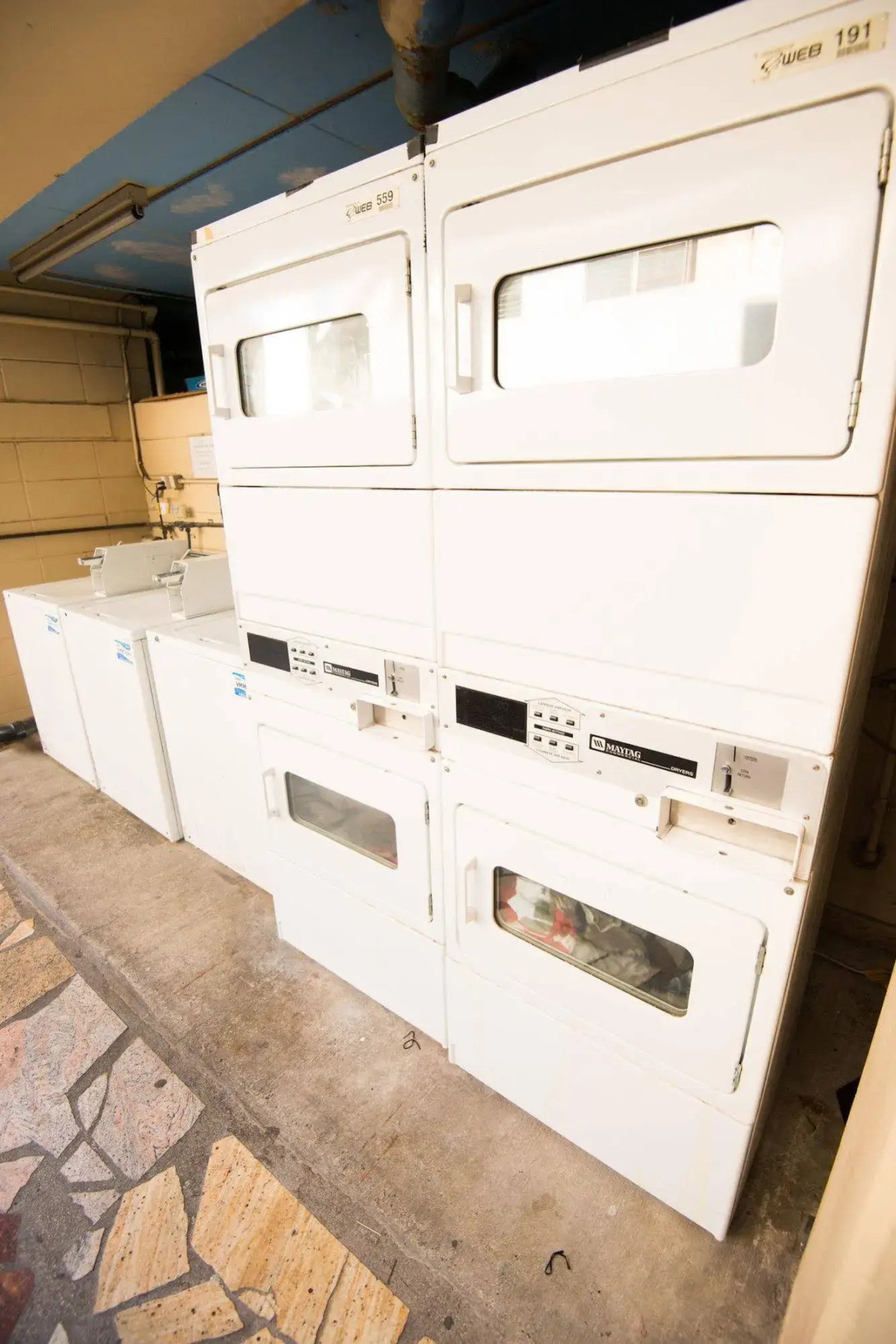 Waikiki Beachside Hostel