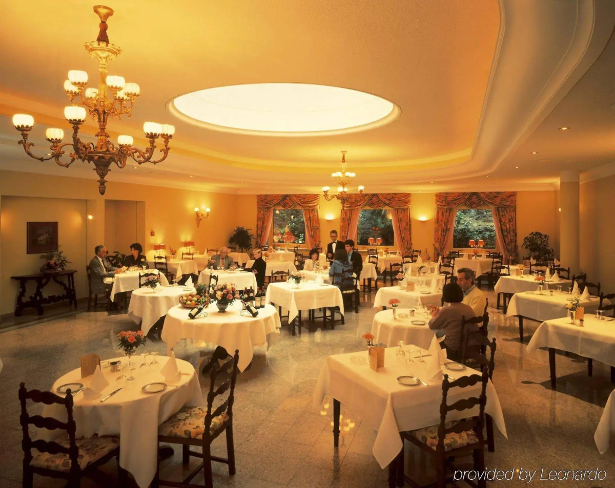 International au Lac Historic Lakeside Hotel