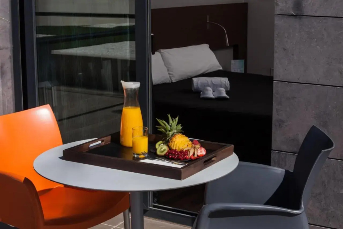 Hotel Tach Madrid Airport