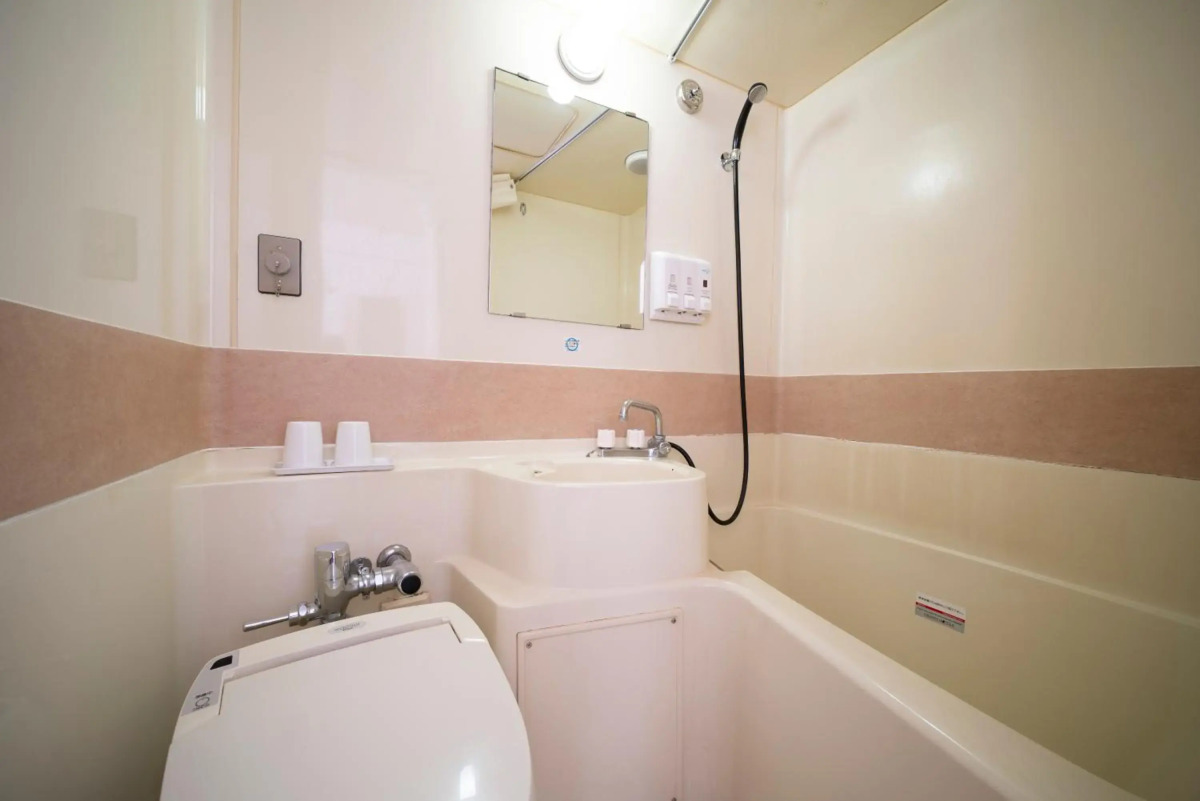 Econo Higashi Kanazawa