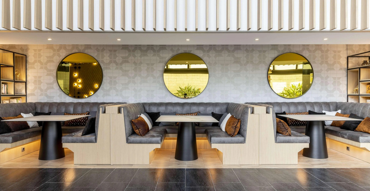 Отель ILUNION Barcelona