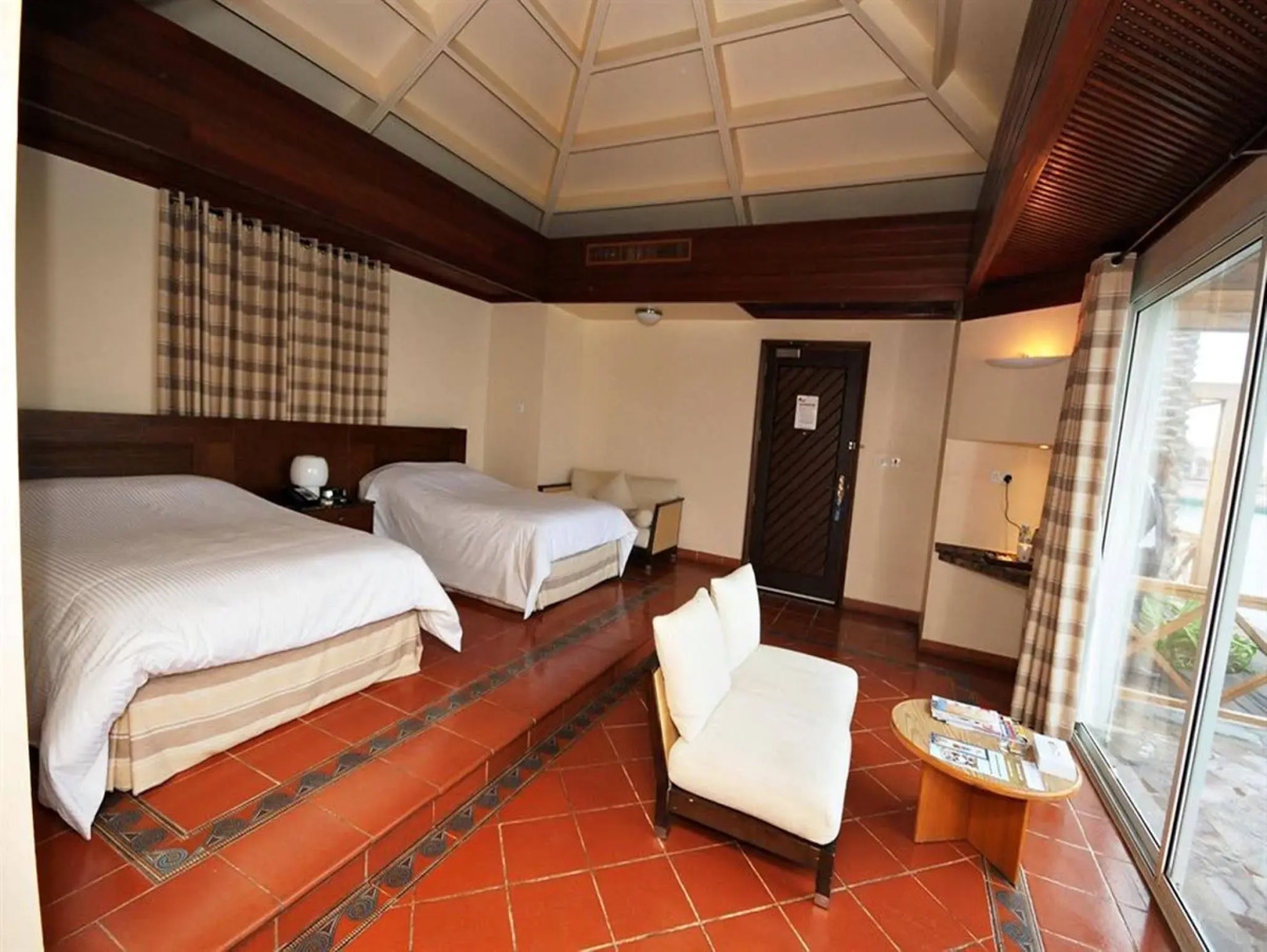 Al Bander Hotel & Resort