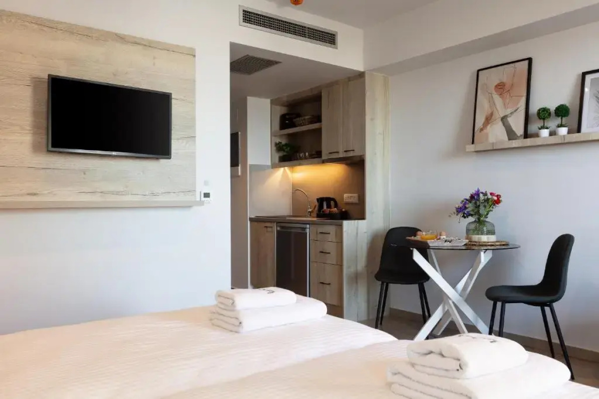 Lines Concept Accommodation