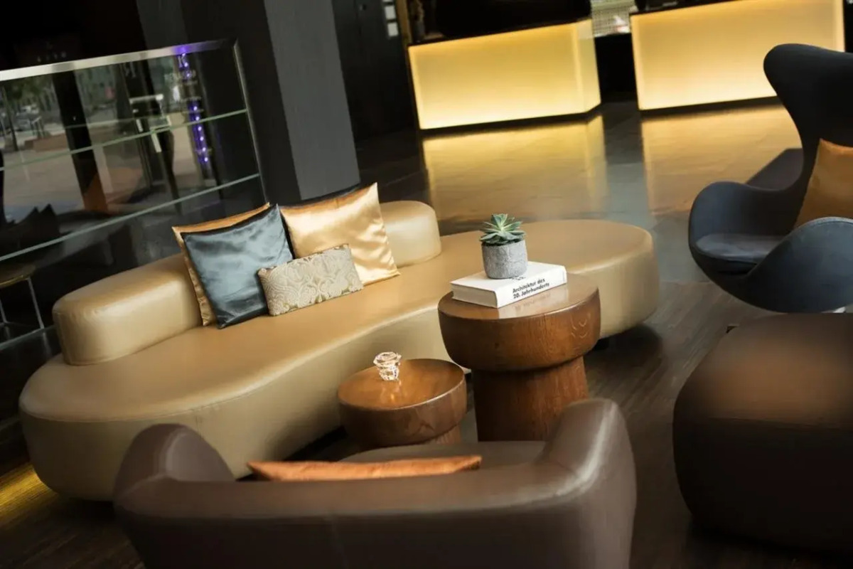 Renaissance Zürich Tower Hotel