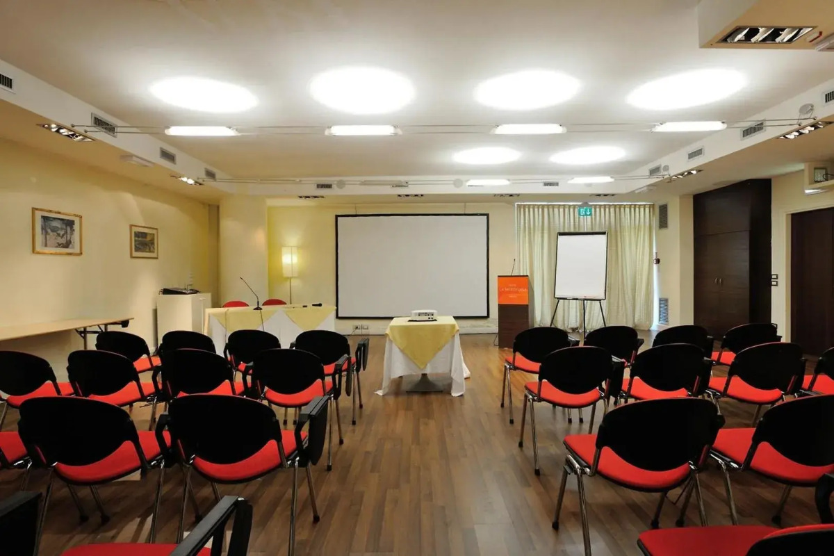 La Meridiana Bleisure Hotel