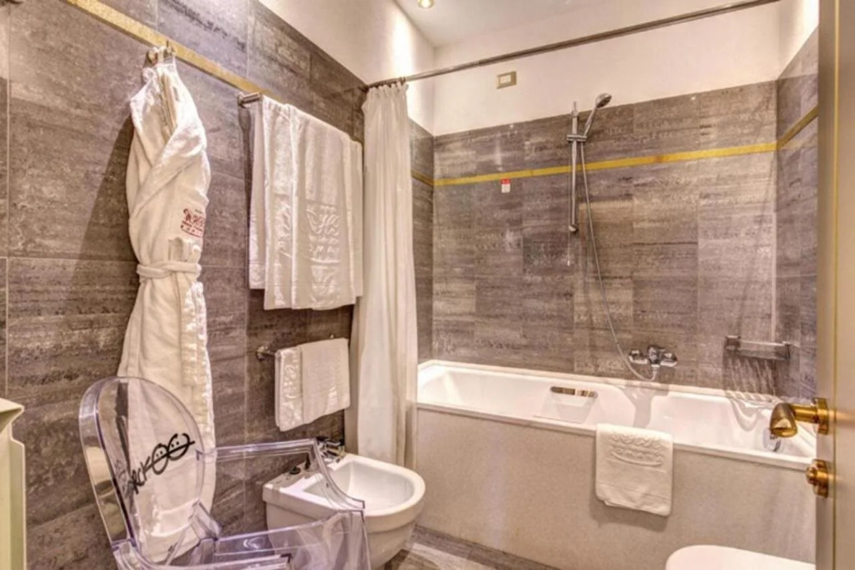 Отель Romana Residence