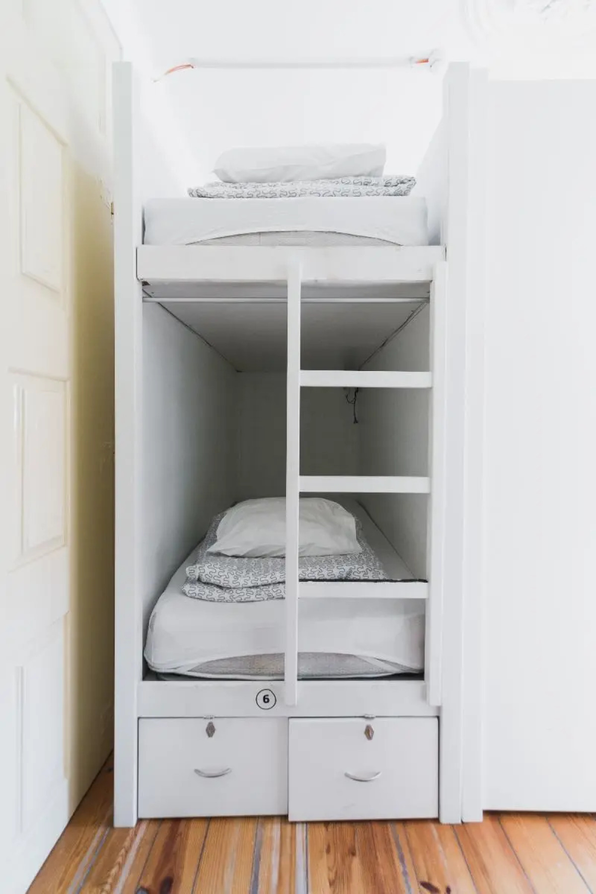 Хостел WOT New Lisbon Social