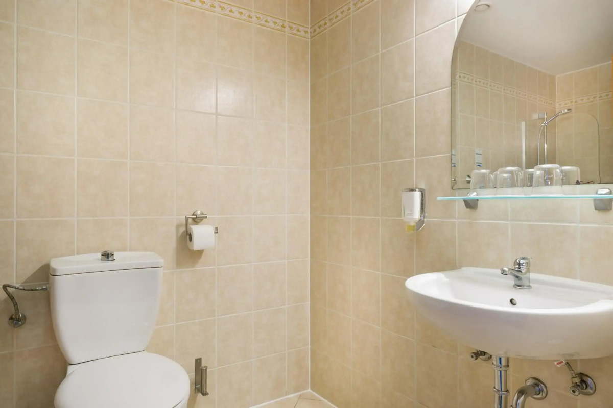 Отель East City