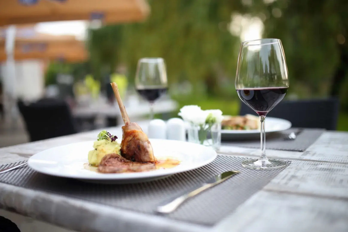 Best Western Plus Lakeside Hotel