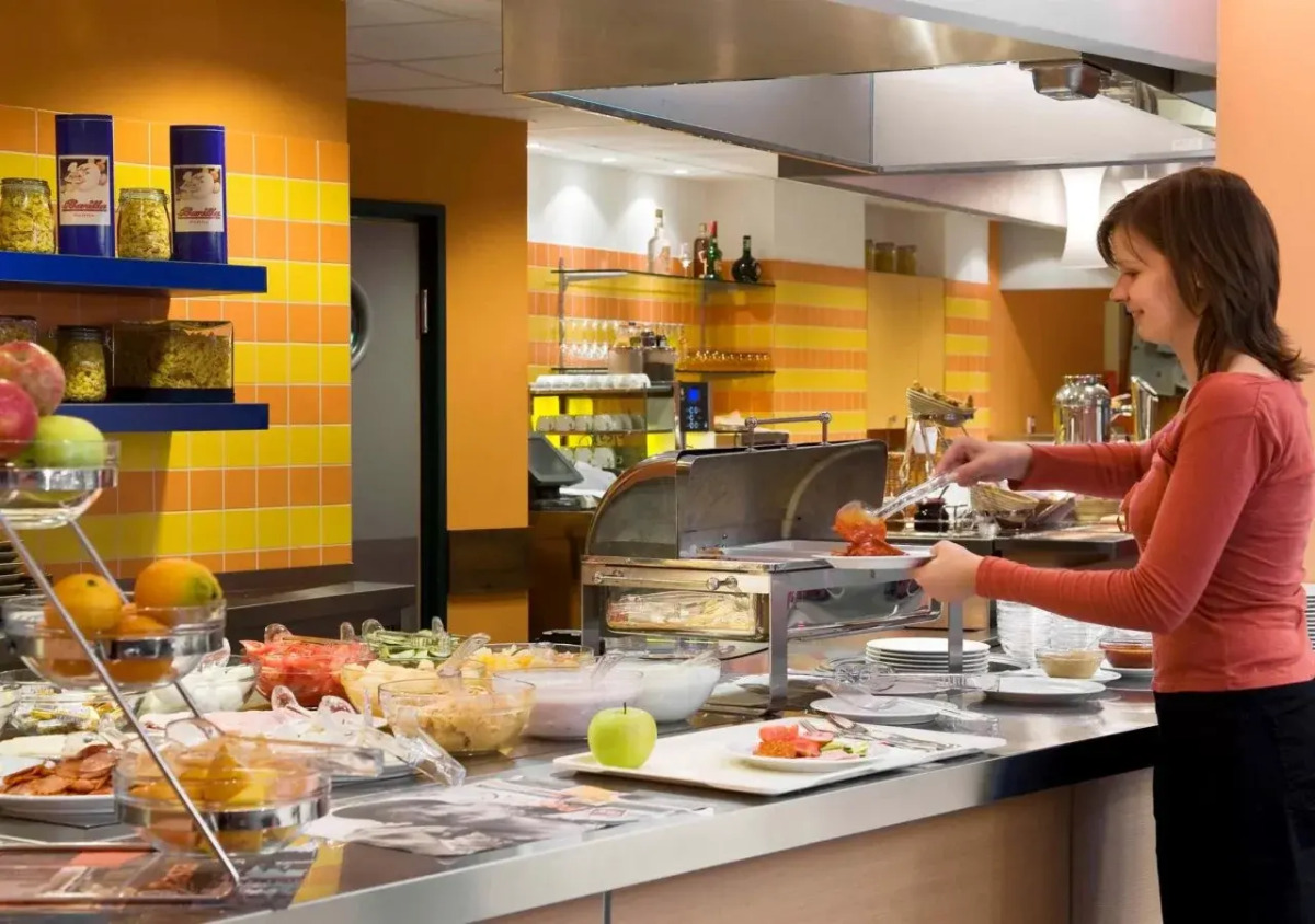 ibis Budapest Heroes Square