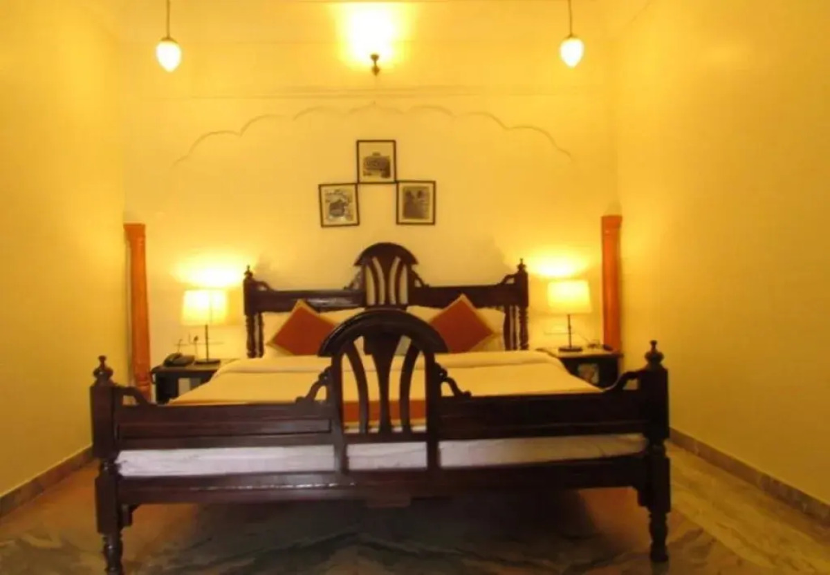 Vinayak Guest House