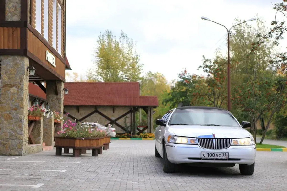 Отель Эсмеральд