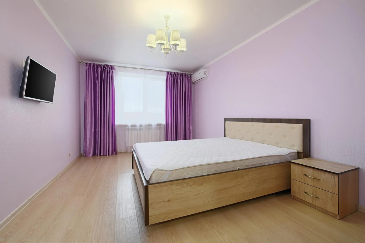 Апартаменты на улице Крайнего 4