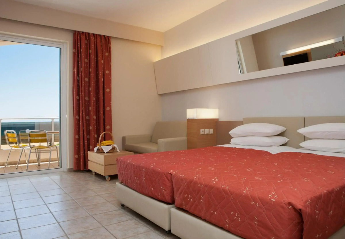 Отель Sovereign Beach