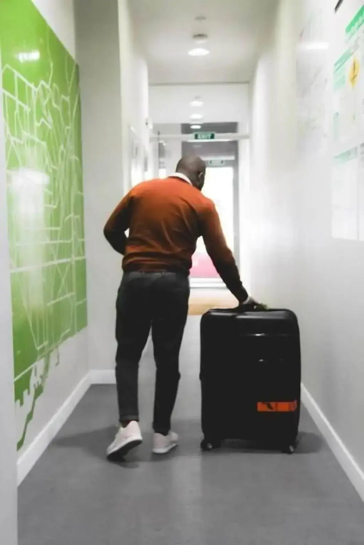 Hola Hostal Eixample - Hostel